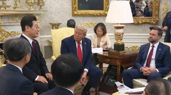 Seoul Floats Possible Trump-Kim Summit Later This Year