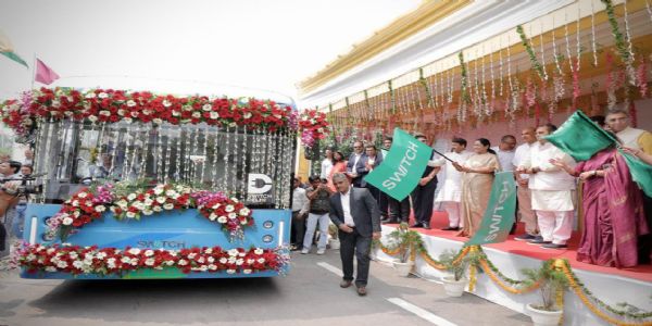 CM Rekha Gupta Flags Off U-Special Bus Service at Delhi University