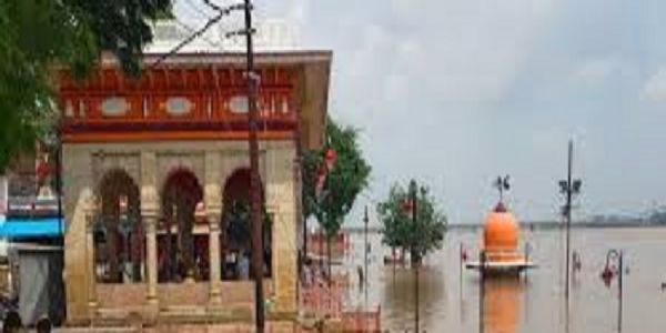 Ganga-Yamuna water level in Prayagraj starts receding but still wafer-thin away from danger mark