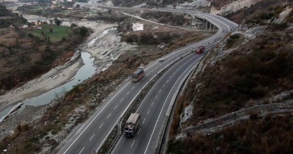 Jammu-Srinagar National Highway Cleared For Stranded Vehicles After Four Days