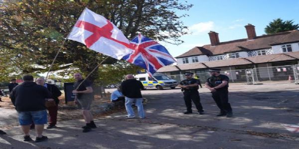 Three Arrested During Protest After Court Lifts Asylum Seeker Ban at Epping Hotel