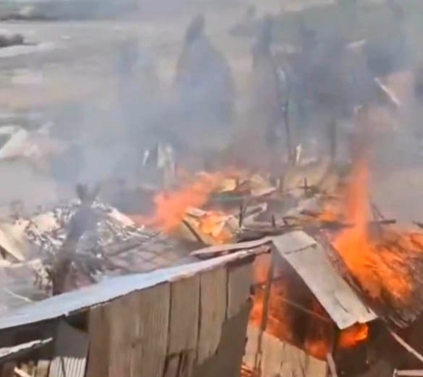 Fire In Village Damages 15 Structures Near LoC In J&K’s Bandipora
