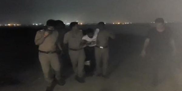 Gangrape accused carrying bounty of Rs. 25k shot & arrested in UP