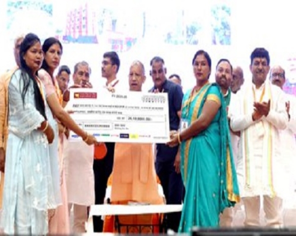 CM handed over cheques and keys to the beneficiaries of the schemes