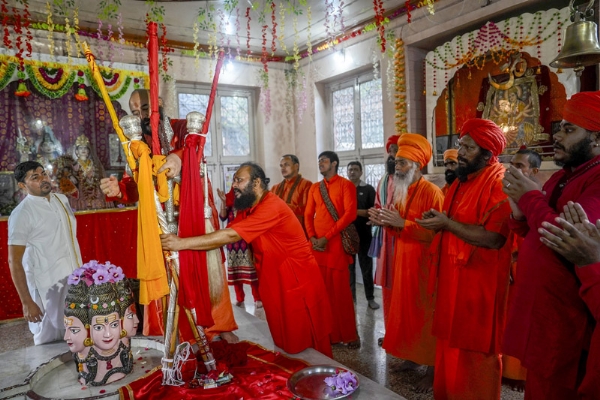 Chhari Mubarak leaves for cave shrine, pays obeisance at various temples enroute