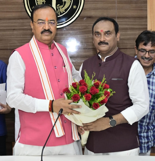Deputy CM Keshav Prasad Maurya inspects the flood relief camps