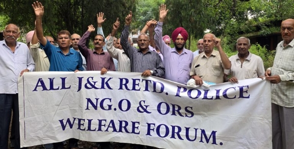 Retired Police, Fire Services personnel protest over pay anomaly, pending benefits