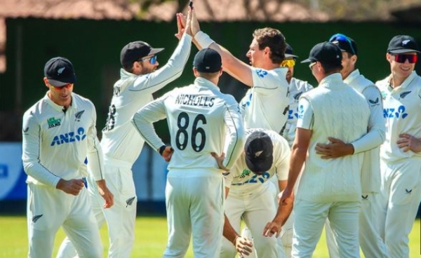 New Zealand Crush Zimbabwe by Innings and 359 Runs, Seal Series 2-0