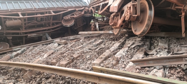 Head-On Collision Between Two Goods Trains Halts Traffic Near Chandil, Jharkhand