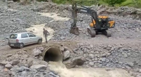 BRO Restores Traffic with Alternate Bridge on Strategic Joshimath-Malari Route to China Border
