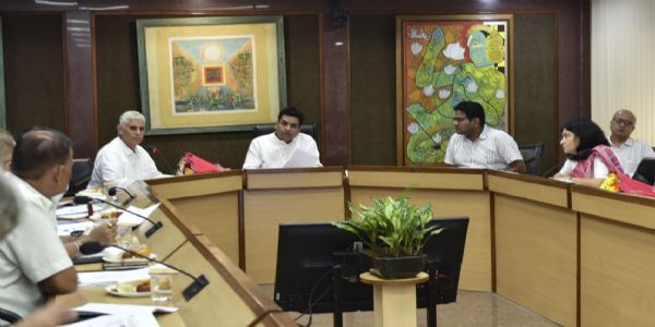 Shops in Delhi to be Made Mandatory for Registration; Dog Census and Monitoring System Soon to be Implemented