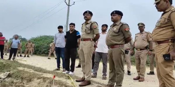 Wanted cow smuggler, carrying bounty of Rs. 50k shot & arrested in encounter with UP Police