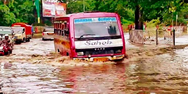Rain before Durga Puja dashes hopes of businessmen