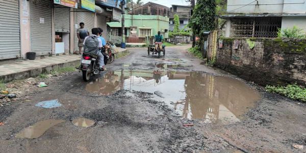 Navgram panchayat residents anguished over dilapidated roads ahead of Durga Puja