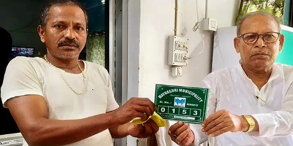 Maynaguri Municipality begins process of issuing number plates to Toto drivers