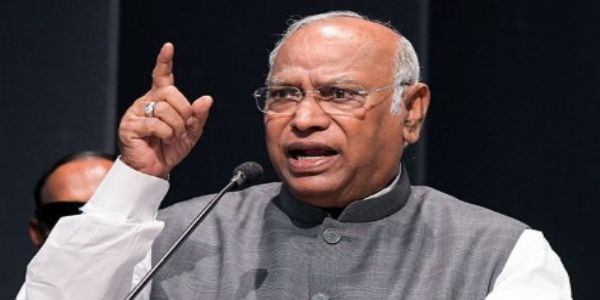 Kharge Backs Rahul Gandhi, Seeks Probe into Aland Voter Fraud Allegations