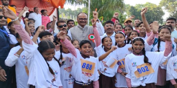 Service Fortnight: UP Dy CM flags off Namo Yuva Run in Barielly