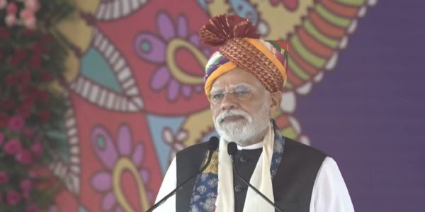 PM Modi Unveils Rs 1.22 Lakh Crore Mega Projects in Banswara, Ignites Clean Energy Revolution