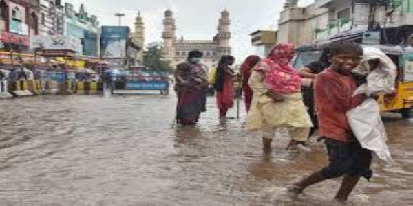 Hyderabad Rains: Flights Diverted, IMD Warns of Heavy Downpour in Telangana