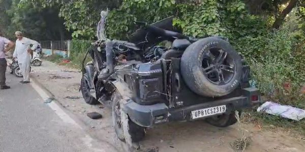 High-Speed Horror: Thar Smashes Into Divider Near NH-9 Exit