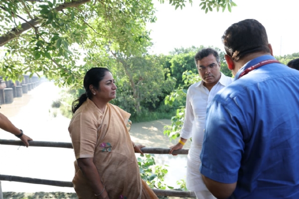Chief Minister Rekha Gupta conducted inspections at a flood relief camp set up near Geeta Colony Flyover and at the Old Iron Bridge,