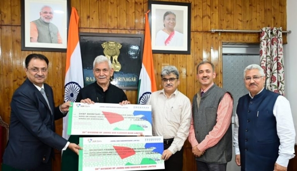 J&K Bank Presents Dividend Of Over Rs 130 Crore To UT Administration