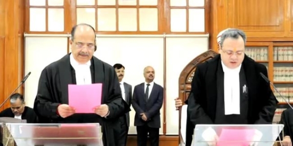 Alld HC CJ administers oath of office to 2 newly appointed judges