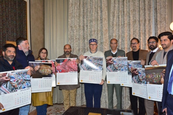 CM Omar Abdullah Launches 2026 Calendar Celebrating Kashmir’s Handicraft Heritage CM Omar Abdullah Launches 2026 Calendar Celebrating Kashmir’s Handicraft Heritage