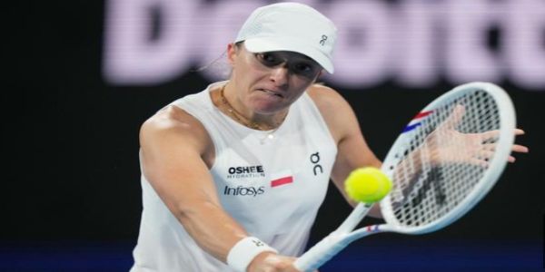 Swiatek Brushes Off Recent Losses Ahead of Australian Open: Everything is Fine