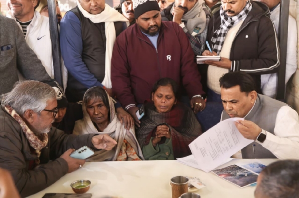 Minister Narendra Kashyap consoled family members of deceased Sonu Minister Narendra Kashyap consoled family members of deceased Sonu