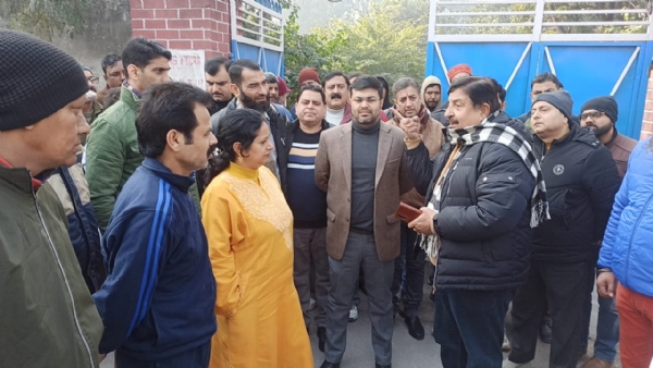 Mandeep Kaur Reviews Sanitation and Encroachment Issues