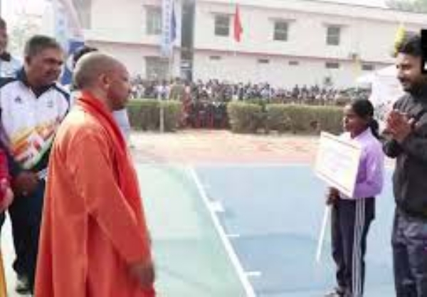 Chief Minister Yogi Adityanath interacting with players