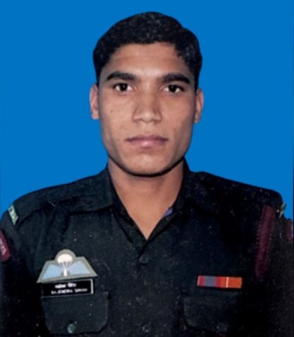 Paratrooper Succumbs To Injuries As Search Ops Continue In J&K’s Kishtwar