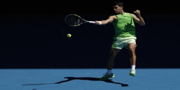 Alcaraz Overpowers Hanfmann in Thriller: Charges into Australian Open Third Round