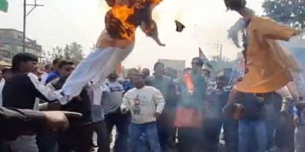 Form-7 row: Trinamool blocks road in Balagarh, BJP hits back