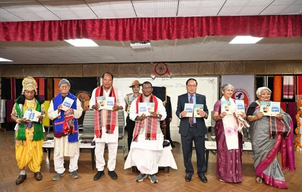 राज्यपाल लक्ष्मण प्रसाद आचार्य जनजाति सम्मेलन के समापन समारोह और वीकेआईसी के 30वें स्थापना दिवस में शिरकत करते हुए।