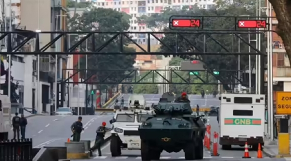 Gunfire and Explosions Near Venezuela’s Presidential Palace, Security Heightened