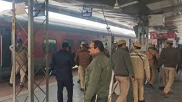 A multi-agency security search is still in full swing at Mau rly station