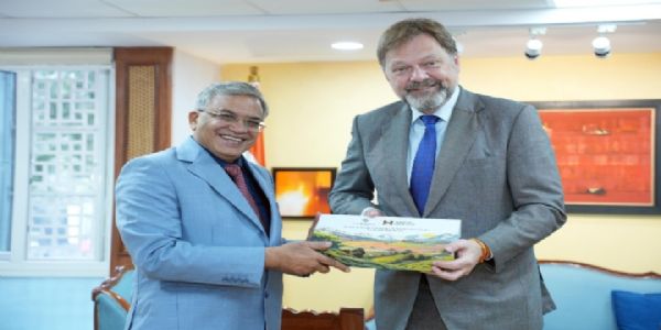 Chief Election Commissioner Gyanesh Kumar Meets German Envoy to Strengthen Democratic Ties