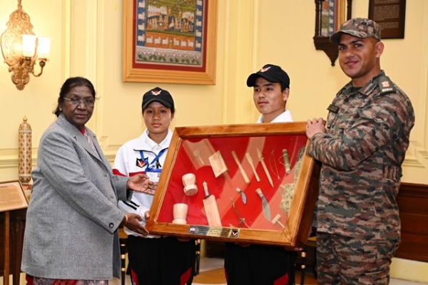 Arunachal Students Meet President Murmu