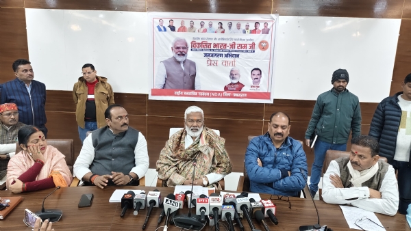 Swatantra Dev Singh speaking to media at Shaheed Chandrashekhar Azad Circuit House