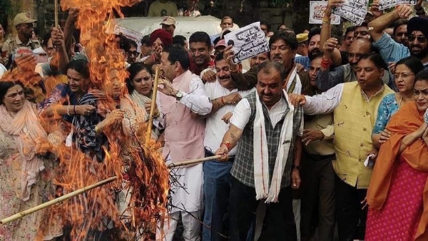 BJP Holds Protest Against Cong In Jammu, Burns Effigy Of Rahul Gandhi