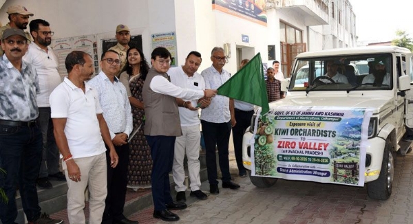 DC flags off exposure tour of Kiwi growers to Arunachal