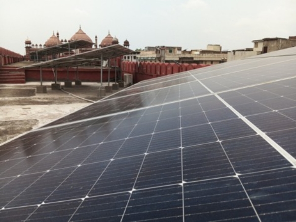 Solar panel at Agra Fort Station