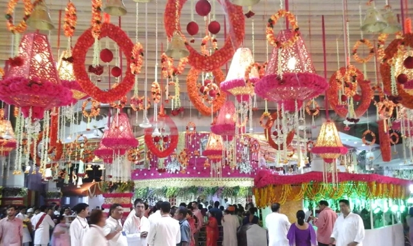 Jhandewalan Temple in Delhi, located near Karol Bagh.