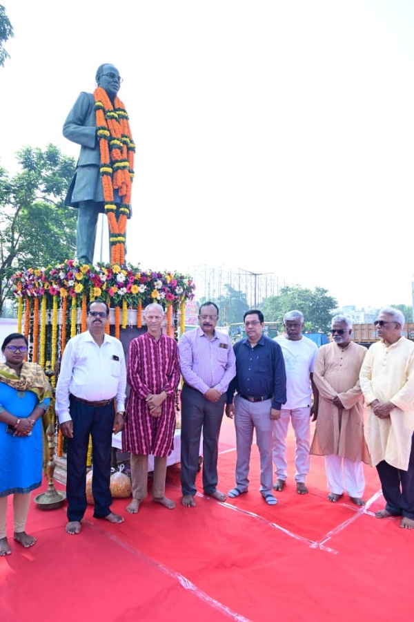 Tributes Paid to Loknayak Jayaprakash Tributes Paid to Loknayak Jayaprakash