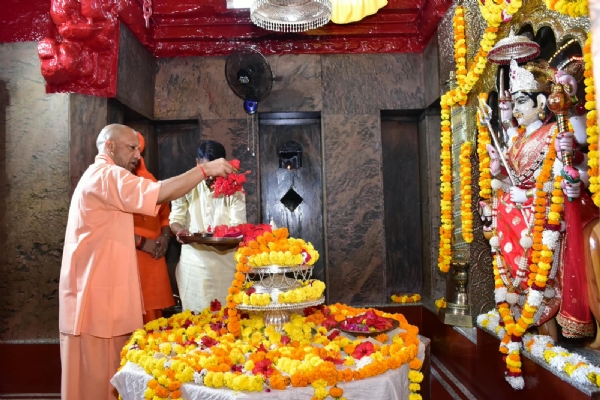 Chief Minister Yogi Adityanath offered prayers to Maa Pateshwari Ji