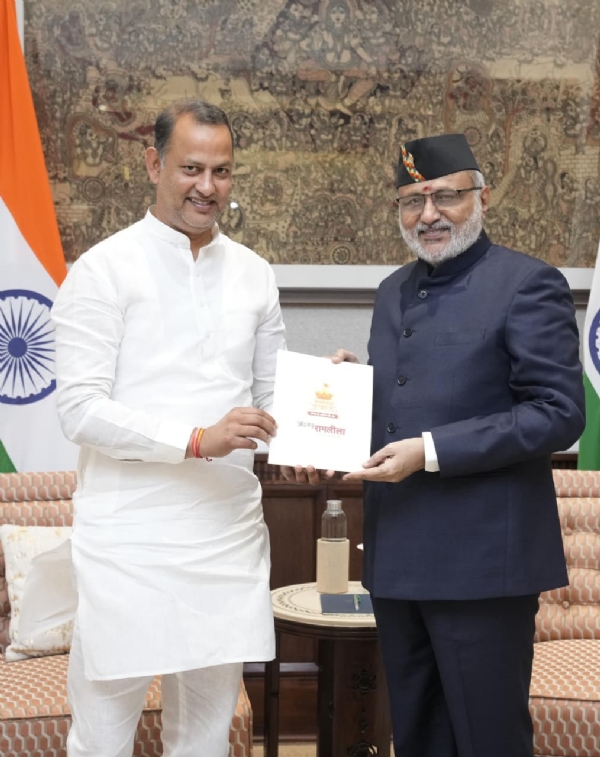 Union Minister Ravindra Indraj Singh meets Vice-President C. P. Radhakrishnan and invites him to attend the unique Ramlila celebrations.