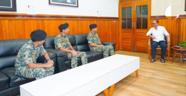 BSF DG Praveen Kumar Meeting Manipur CM and Reviewing Security Situation. BSF DG Praveen Kumar Meeting Manipur CM and Reviewing Security Situation.