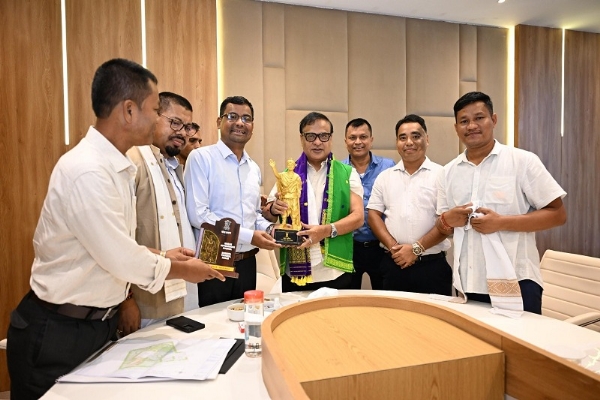 Assam CM Holding Meetings With Moran and Motok Organisations in Dibrugarh.